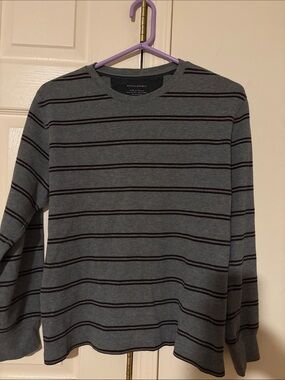 Banana Republic Gray Striped Long Sleeve Crewneck